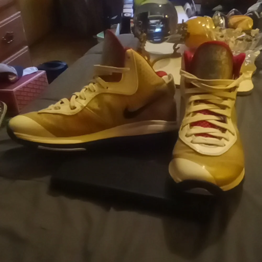 Labron 8 V2 - Picture 4 of 14